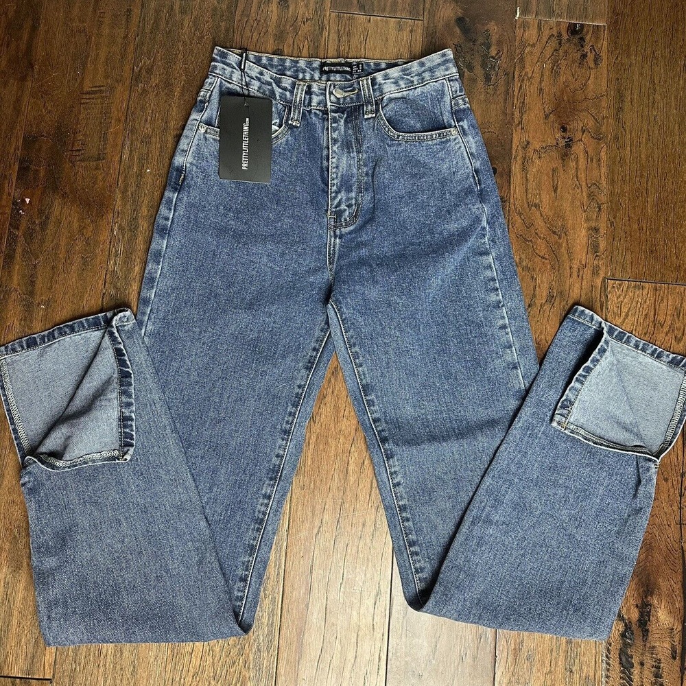 NEW Pretty Little Thing Womens Jeans 2 Blue Straight Leg Vintage Wash Split Hem